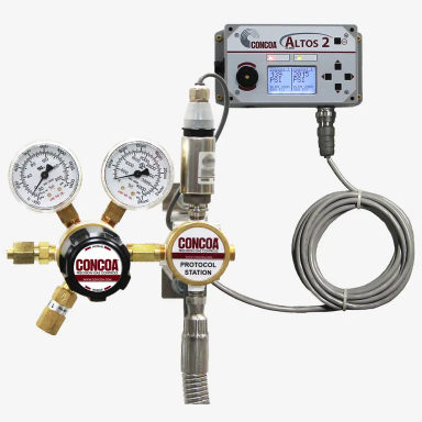 Single station manifold with remote pressure monitor for high purity gas applications