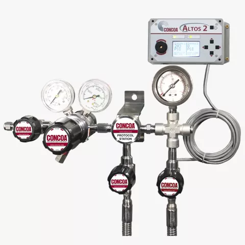 Manual switchover with remote pressure alarm for high purity gas applications