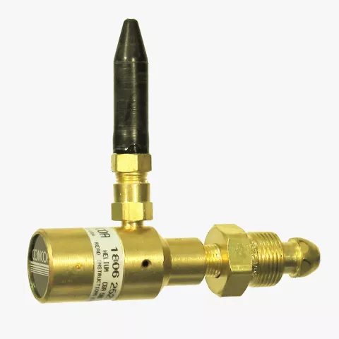 Single stage cylinder preset regulator for balloon filling