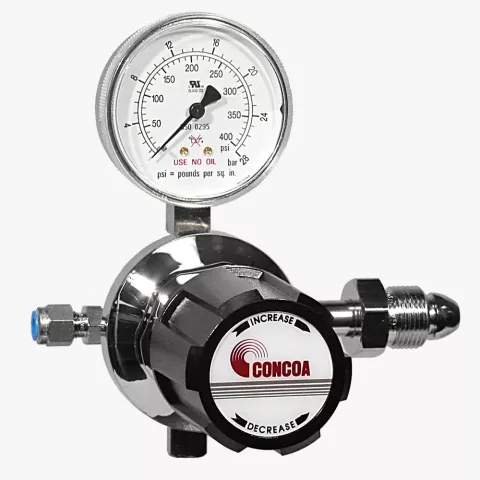 Single stage, four-port, liquid cylinder regulator for industrial laser process gases